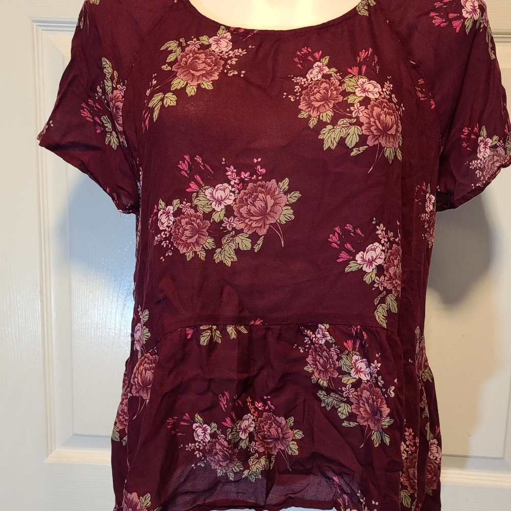 Arizona almost new floral Maroon tops size XXL